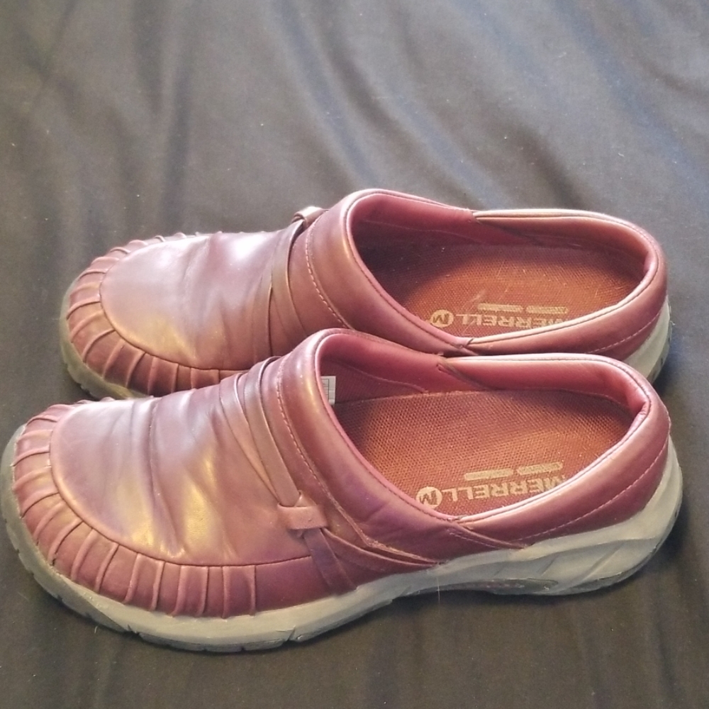Merrell burgundy leather moc slide shoes 7.5